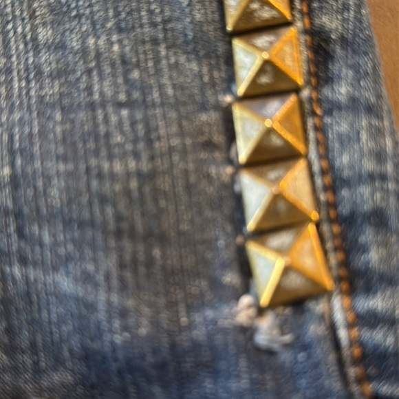 Free People Distressed Low Rise Brass Grommet Trim Denim Shorts Size 27 - Picture 7 of 10